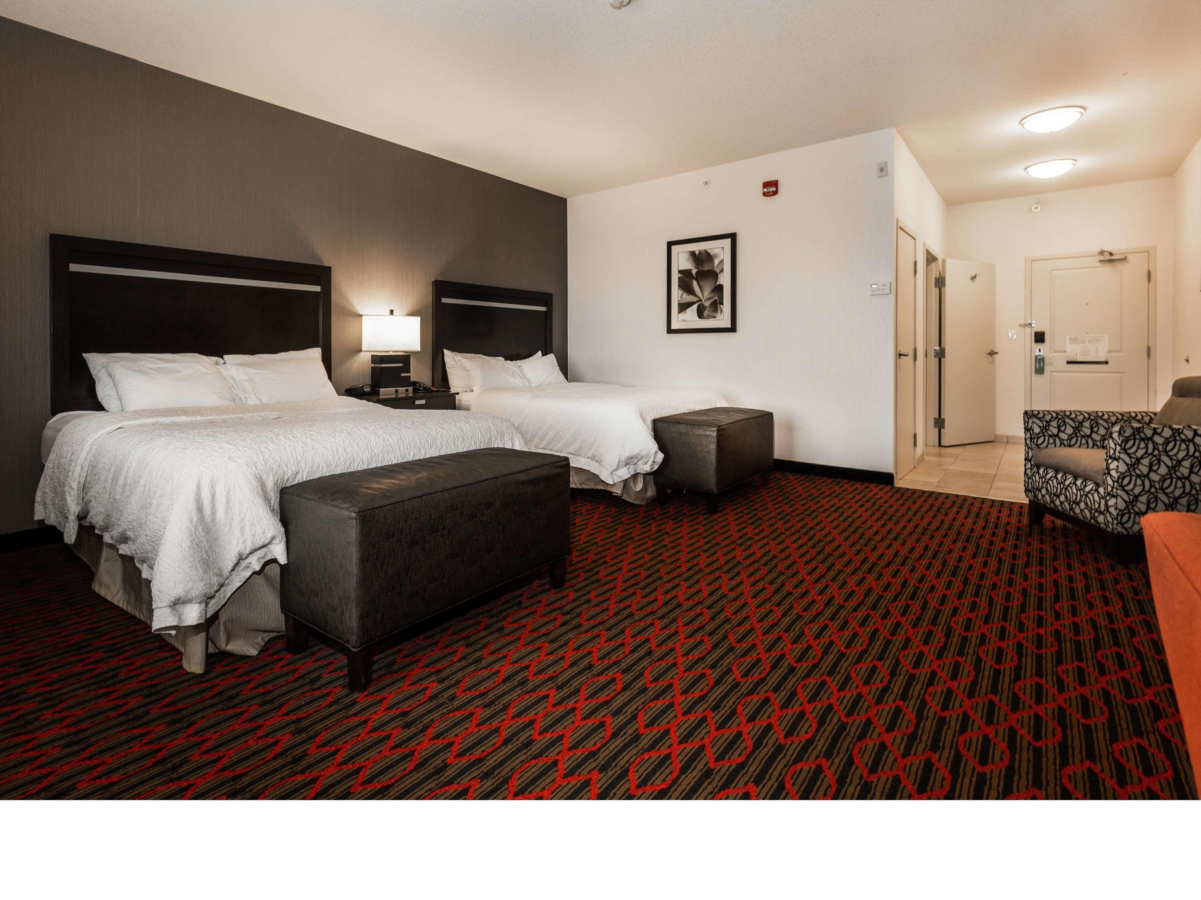 Hampton Inn & Suites By Hilton Lethbridge Dış mekan fotoğraf