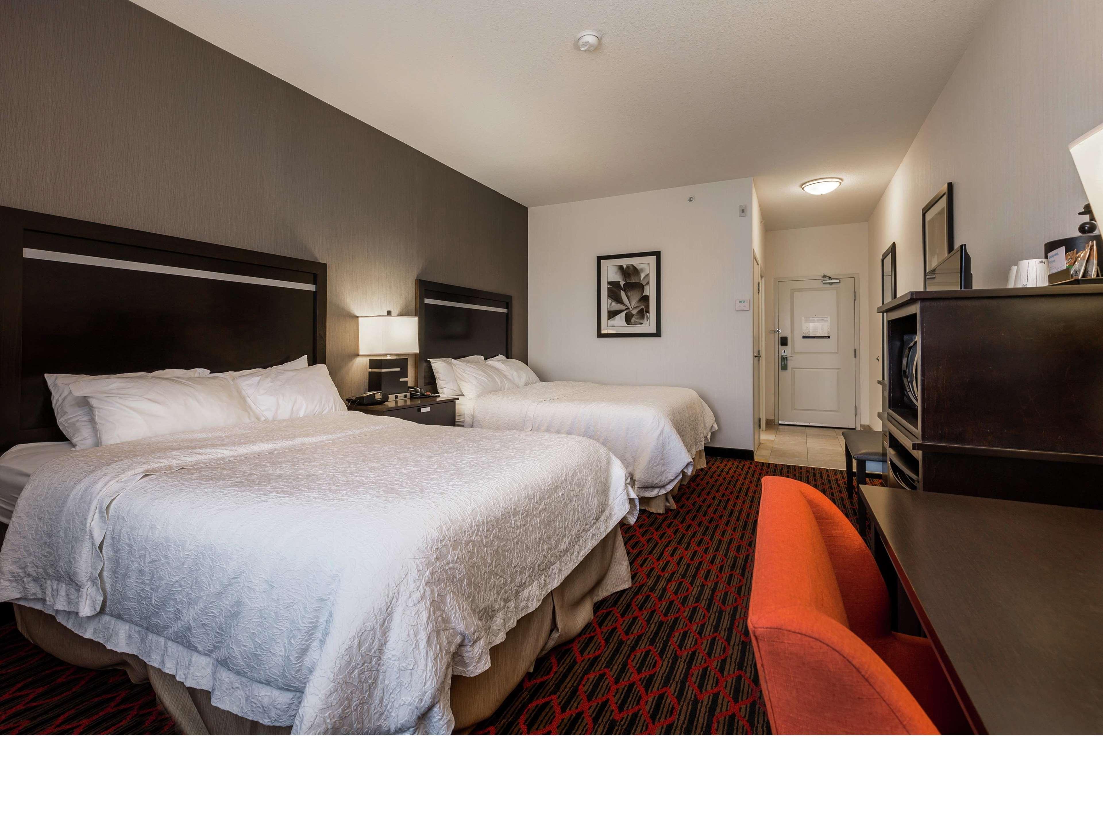 Hampton Inn & Suites By Hilton Lethbridge Dış mekan fotoğraf