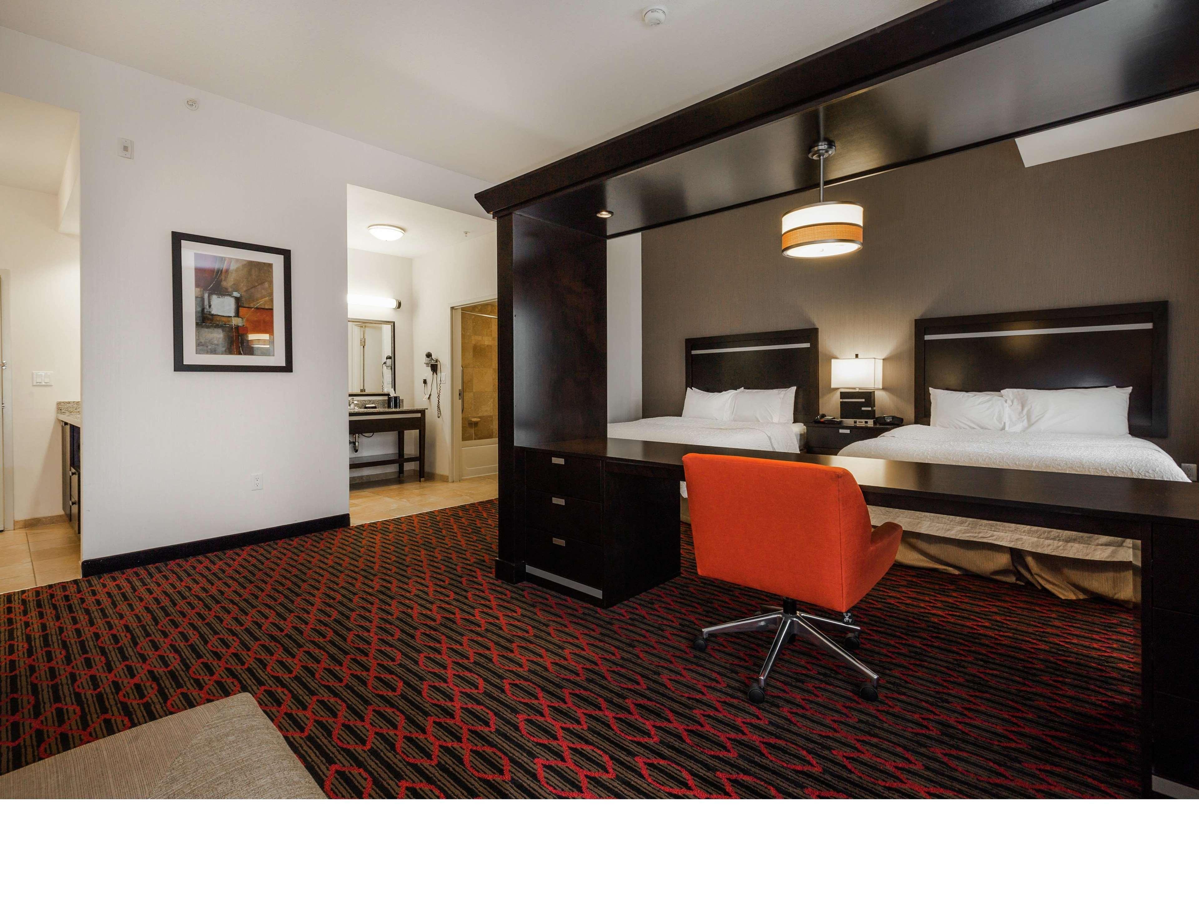 Hampton Inn & Suites By Hilton Lethbridge Dış mekan fotoğraf