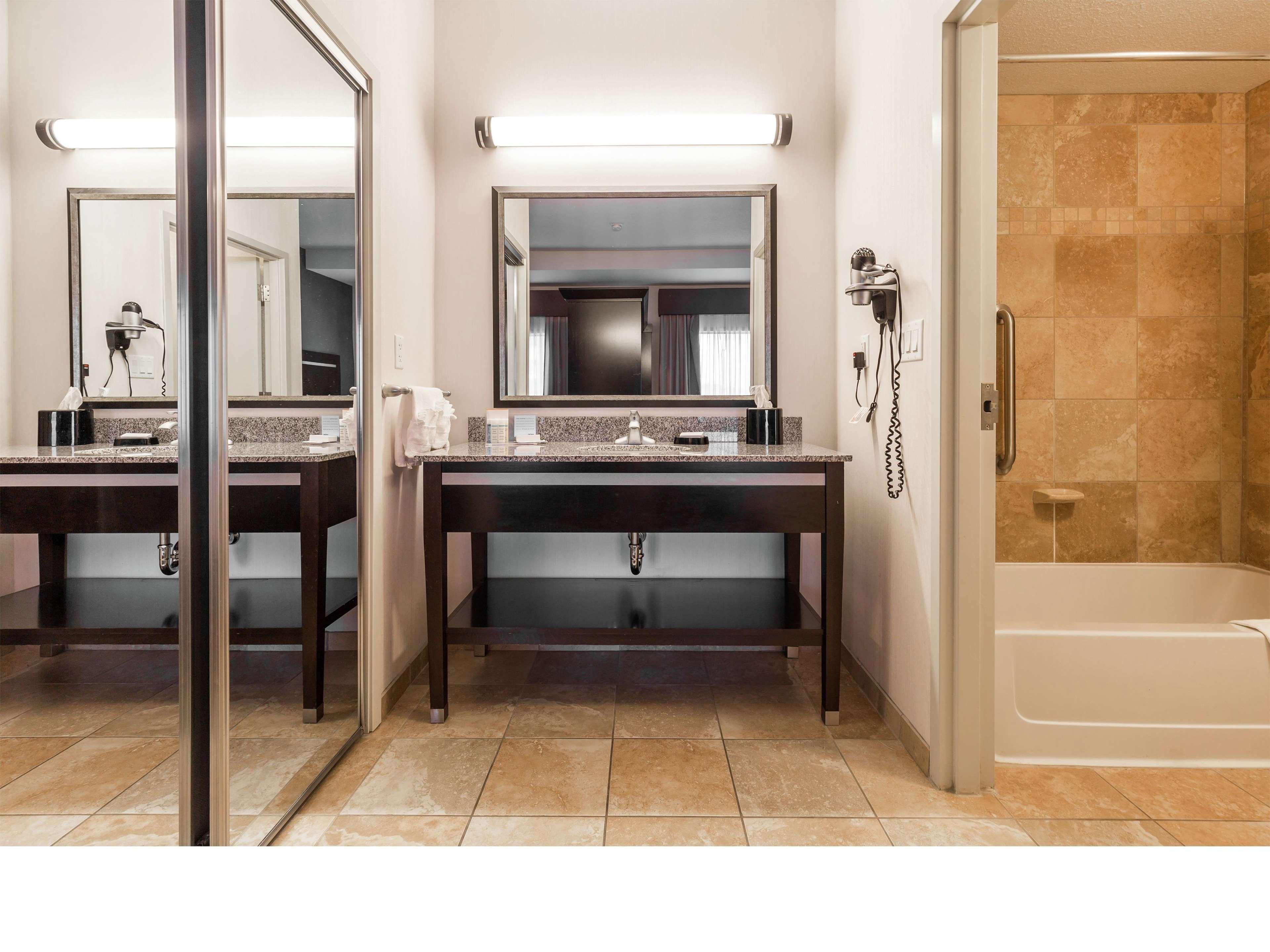 Hampton Inn & Suites By Hilton Lethbridge Dış mekan fotoğraf