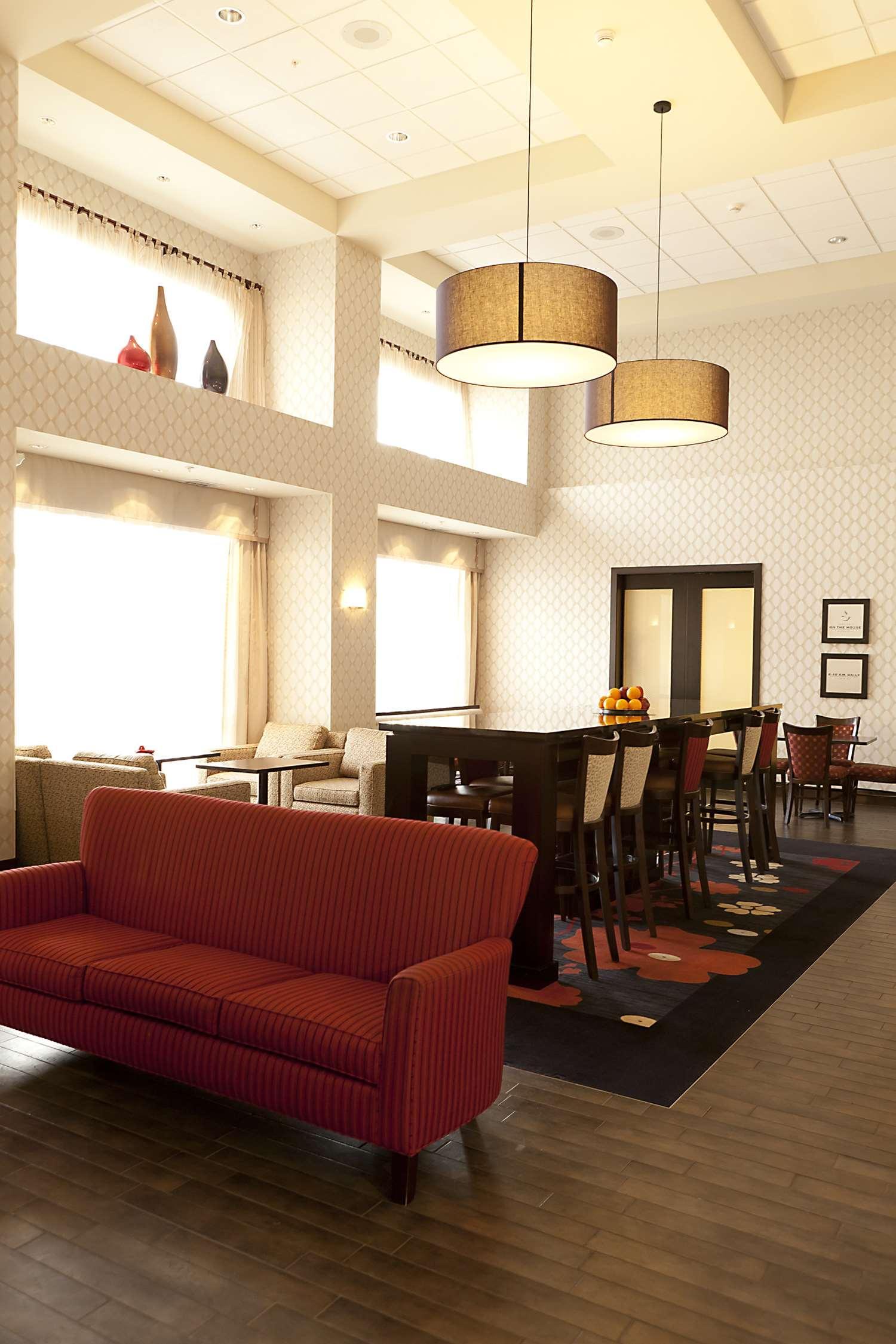 Hampton Inn & Suites By Hilton Lethbridge Dış mekan fotoğraf