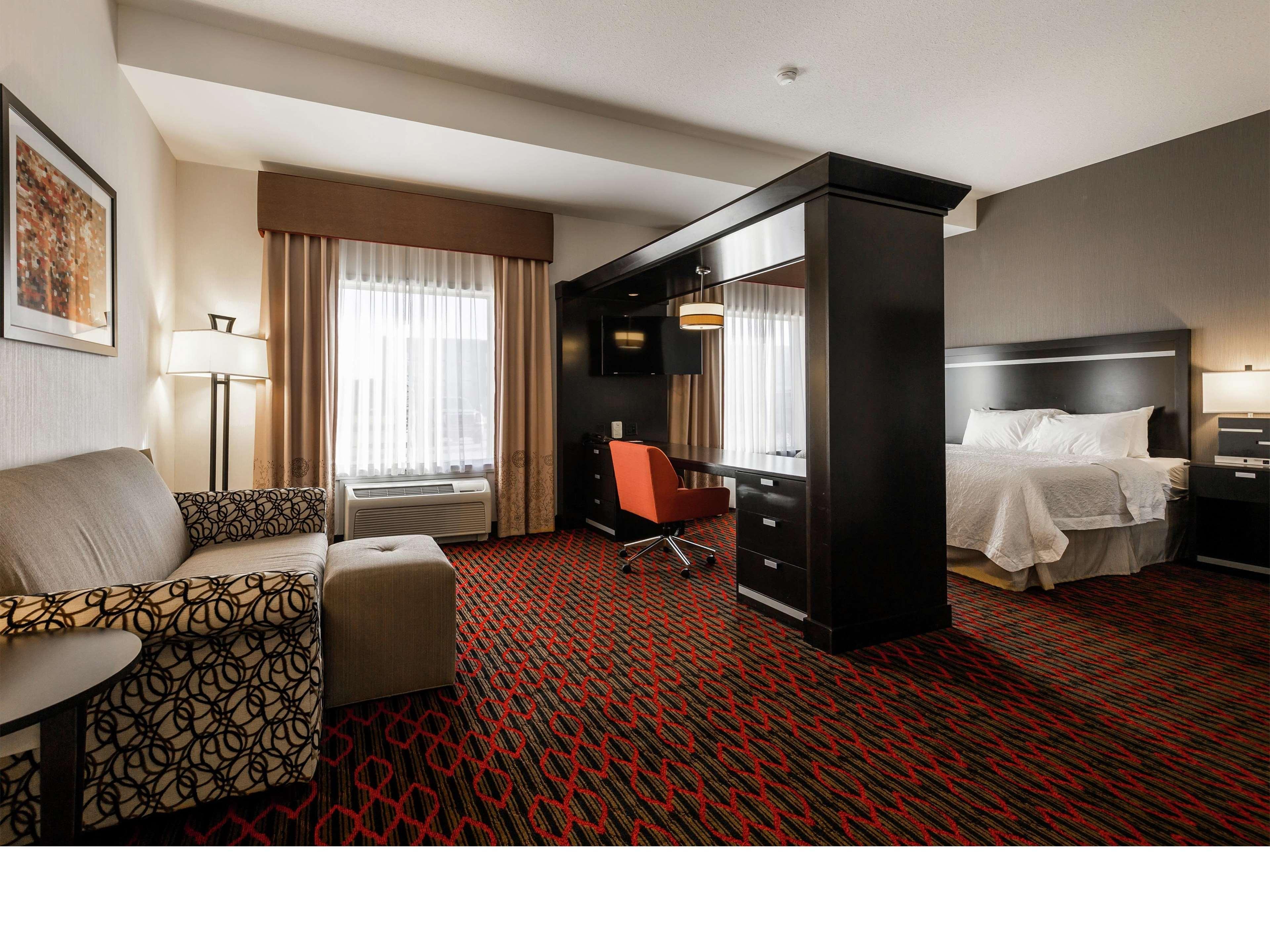 Hampton Inn & Suites By Hilton Lethbridge Dış mekan fotoğraf