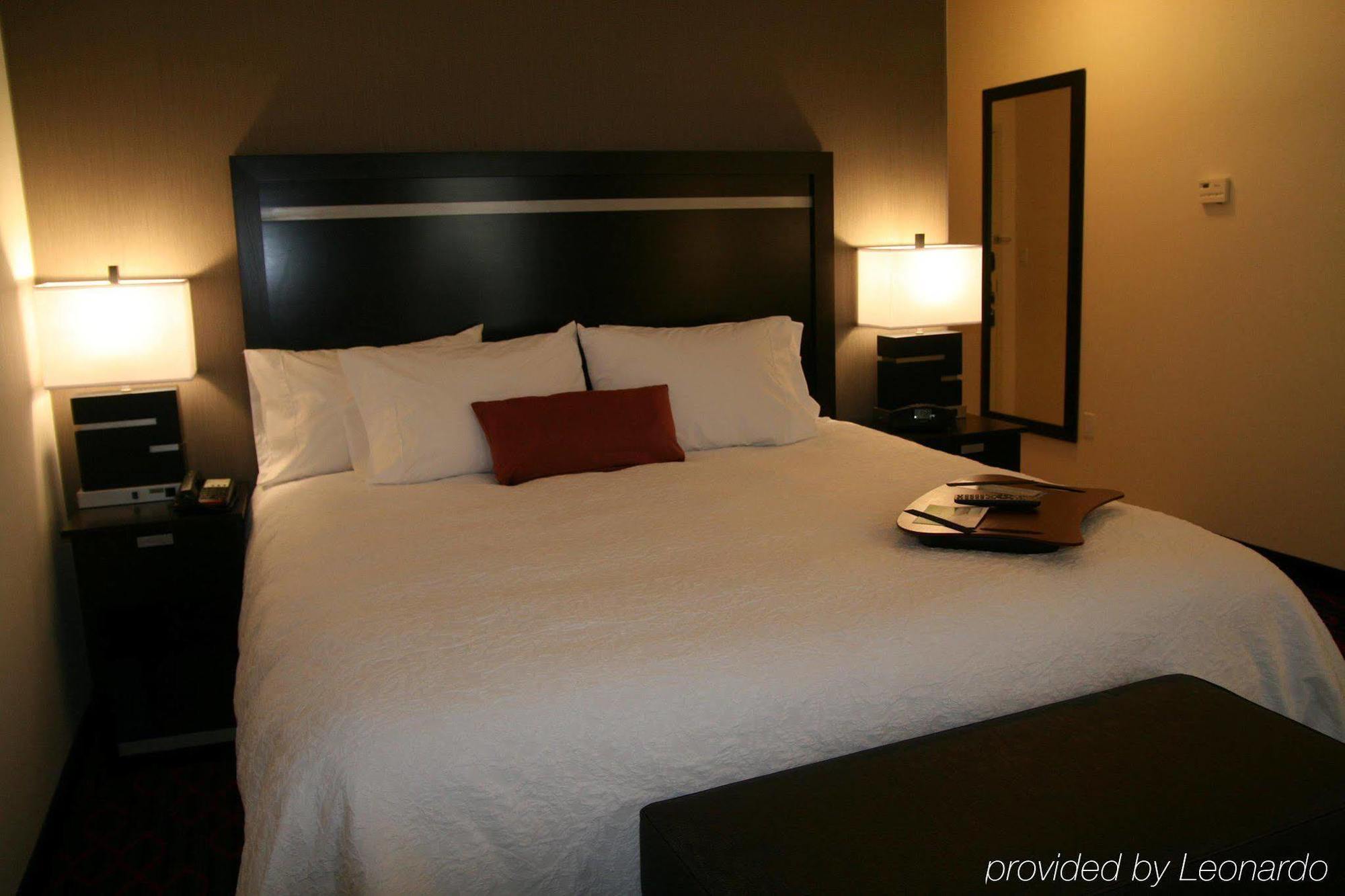 Hampton Inn & Suites By Hilton Lethbridge Oda fotoğraf